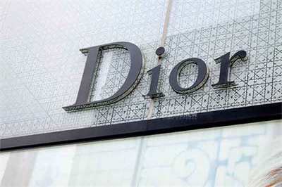 店鋪招牌怎么選發光字